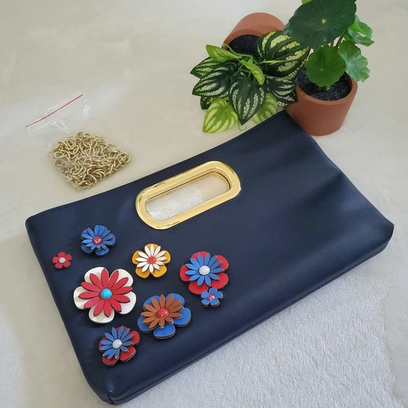 Imoshion Clutch Chain Purse With 3D Multicolor Flowers And Gold Hardware - Picture 2 of 4